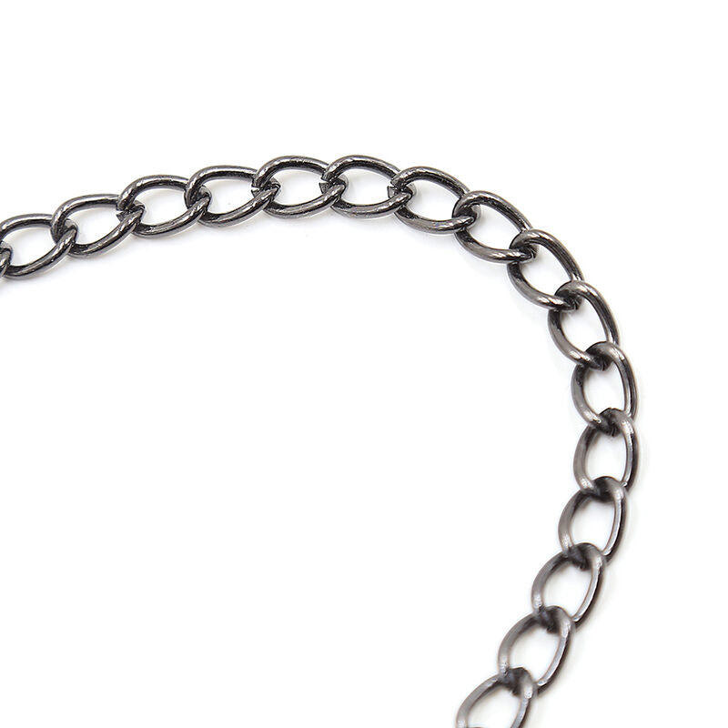 Metallclips mit schwarzer Kette