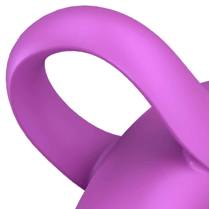 Mutiger Liebhaber mit weißem Vibrator