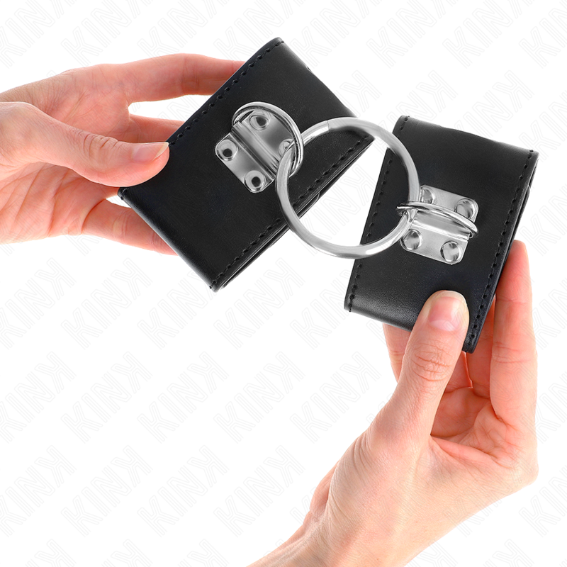 Feste Handfesseln mit Ring und verstellbarem schwarzen Vorhängeschlossverschluss 16-23 cm x 5,5 cm