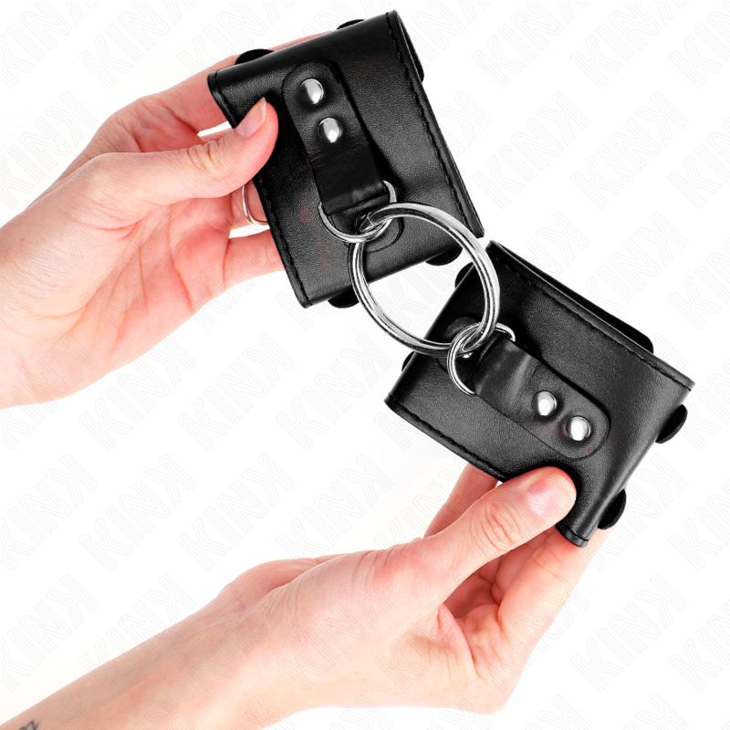 Feste Handfesseln mit Ring und verstellbaren Nägeln Schwarz 17-22 cm x 6,5 cm