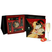 Geheimes Geisha-Set mit Erdbeeren und Cava