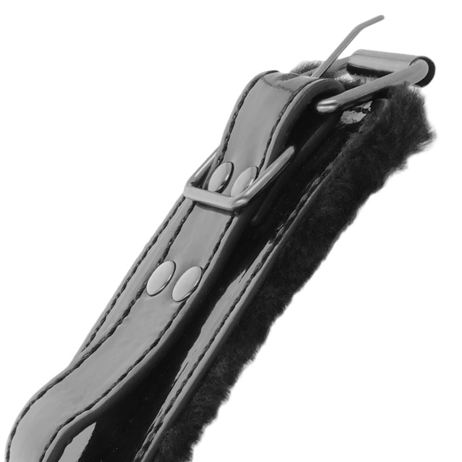 Verstellbare schwarze Lederhandschellen mit Vorhängeschloss