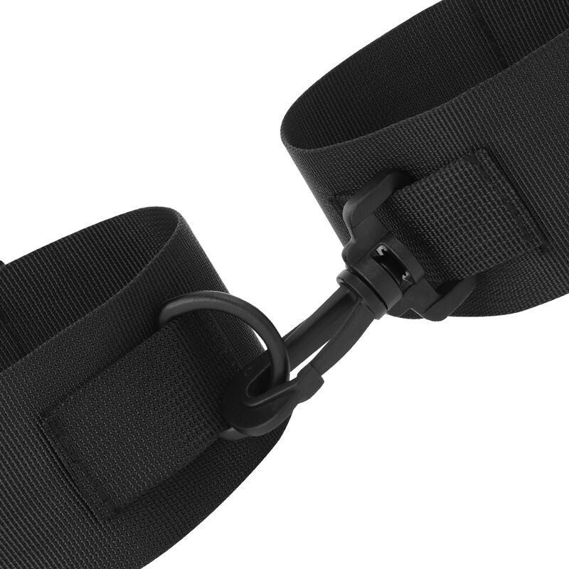 Schwarze Nylon-Knöchel